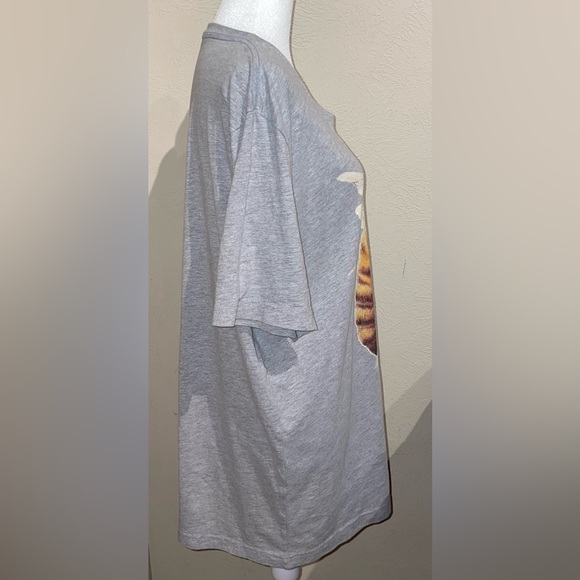 Women’s Worker Bee V-Neck Graphic T-Shirt - Picture 4 of 7